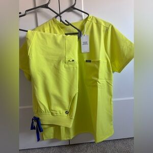 🎾 FIGS scrub set NEW